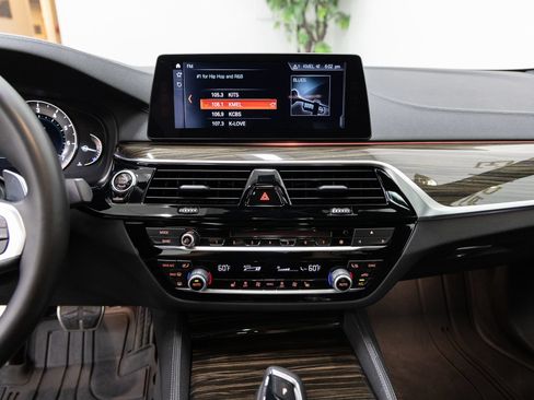 Used 2018 BMW 540i RWD image 18
