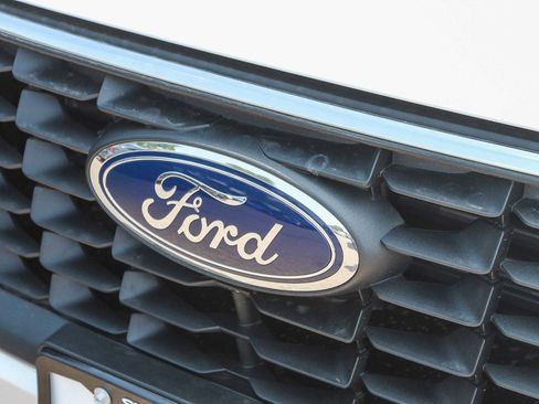 New 2025 Ford Escape SE image 5