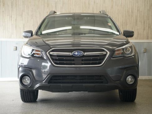 Used 2019 Subaru Outback 3.6R Limited AWD/4WD image 3