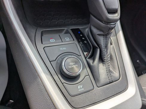 Certified 2024 Toyota RAV4 XLE image 19