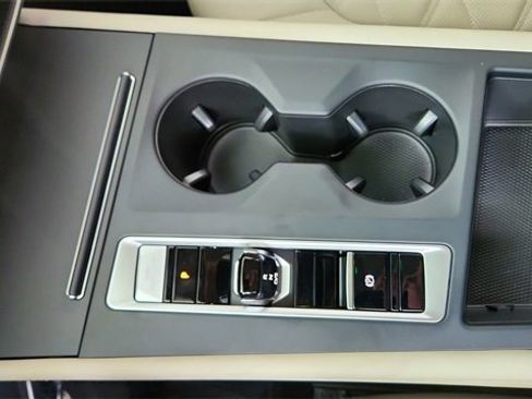 Used 2025 Volkswagen Atlas SE image 51