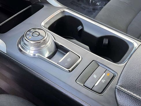 Used 2020 Ford Fusion SE image 27