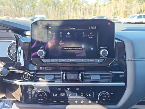 Used 2024 Nissan Pathfinder SV image 26