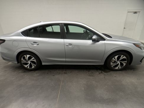 Used 2025 Subaru Legacy Premium AWD/4WD image 9