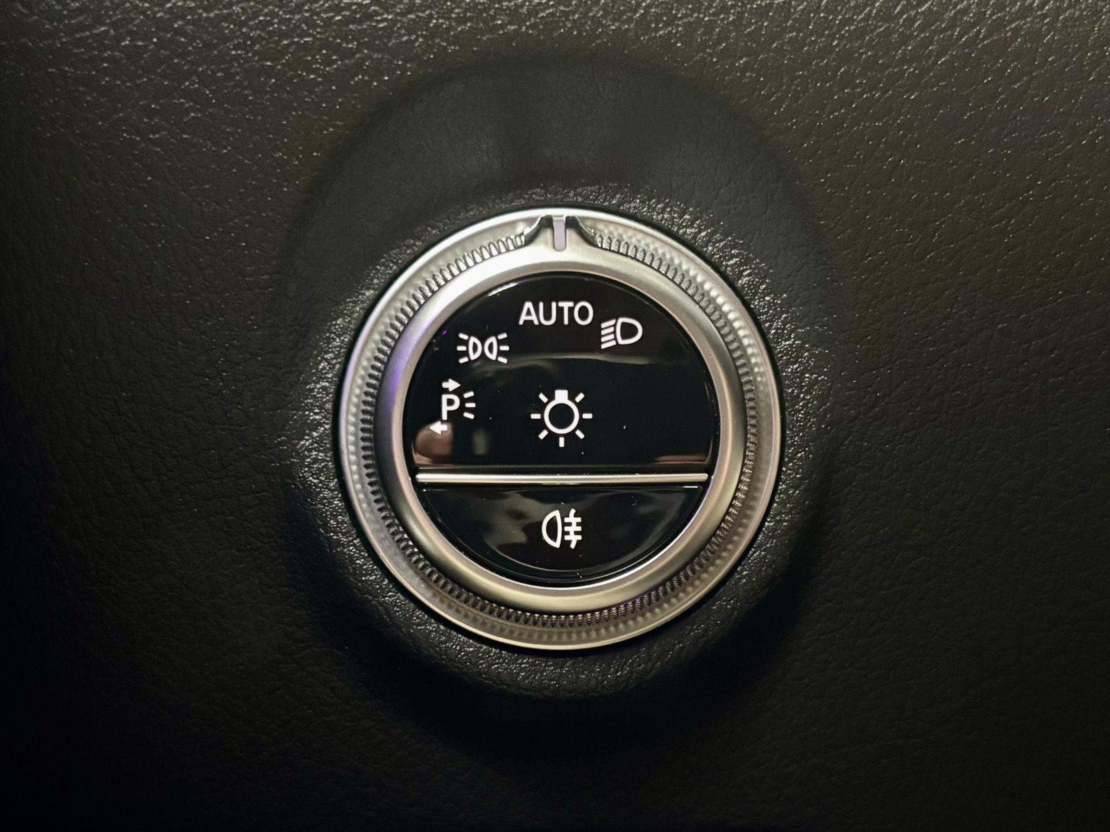Used 2023 Mercedes-Benz C 300 4MATIC Sedan image 28
