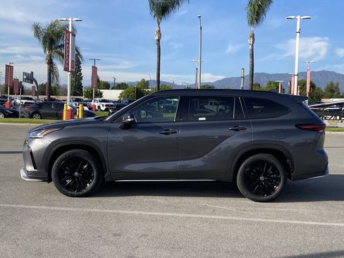 Certified 2025 Toyota Highlander XSE image 2