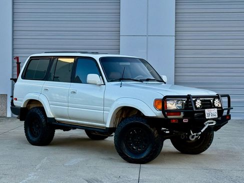 Used 1997 Toyota Land Cruiser Sport Utility 4D image 3