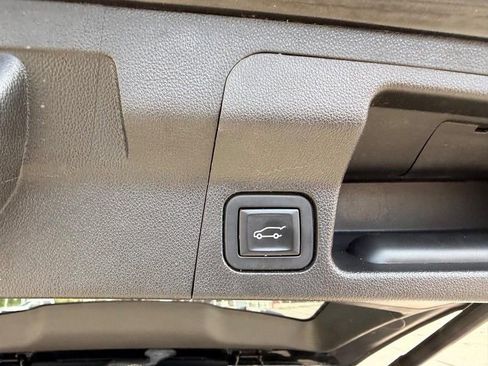 Used 2018 GMC Acadia SLT w/ LPO, Protection Package AWD/4WD image 5