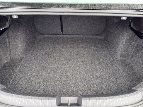 Used 2024 Volkswagen Jetta SE image 33