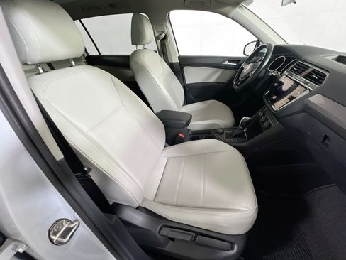 Used 2019 Volkswagen Tiguan SE w/ Panoramic Sunroof Package AWD/4WD image 27