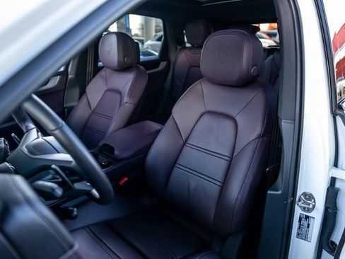Certified 2025 Porsche Cayenne S AWD/4WD image 5