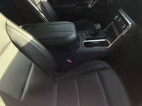 Used 2024 GMC Sierra 1500 Denali image 7