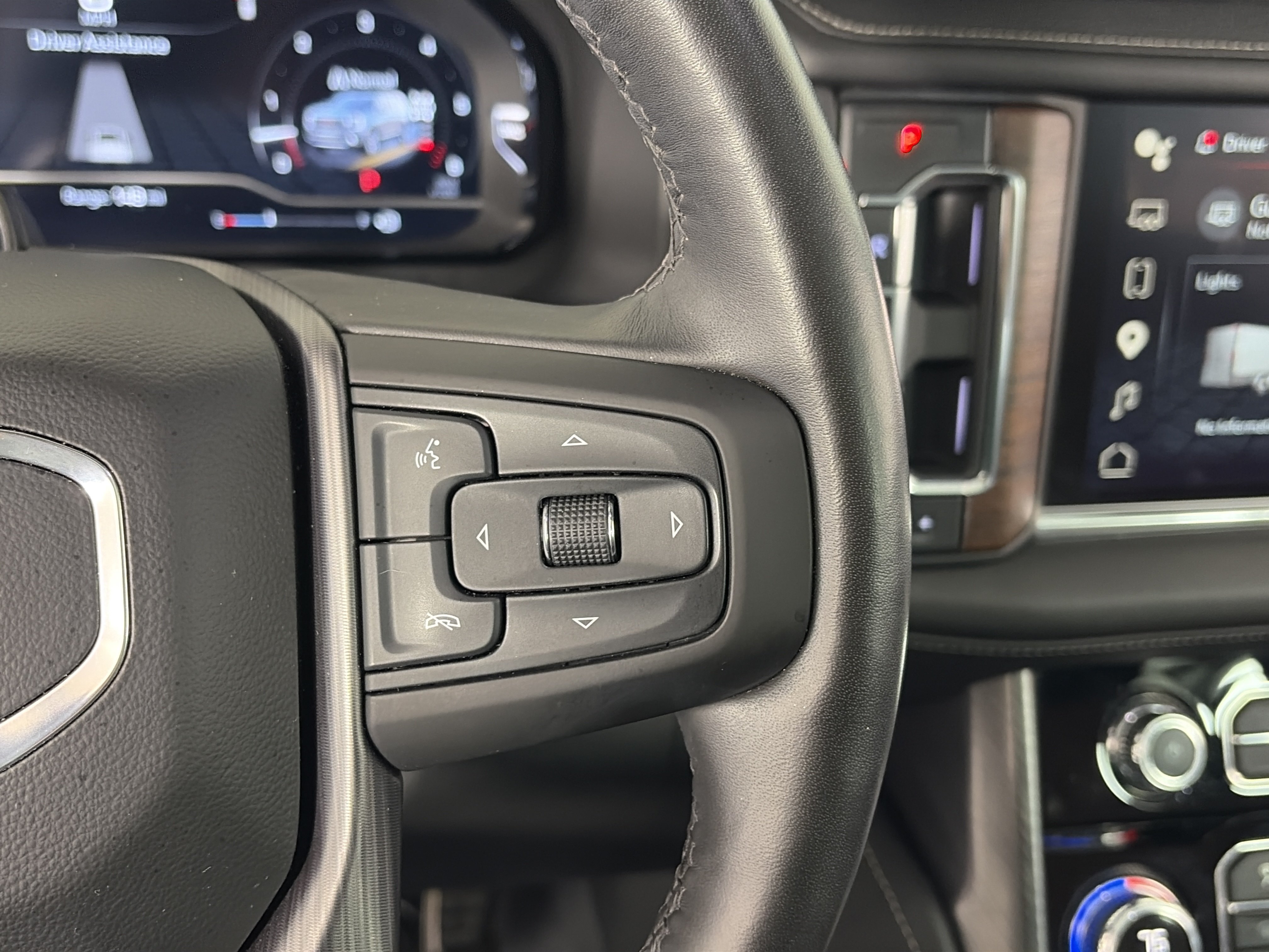 Used 2023 GMC Yukon Denali Ultimate w/ LPO, Floor Liner Package AWD/4WD image 36