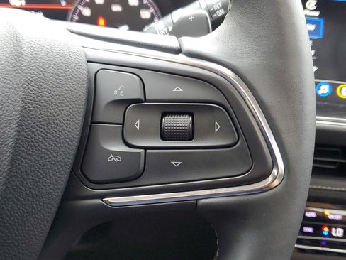 Used 2023 Buick Envision Essence w/ Sport Touring Package image 27