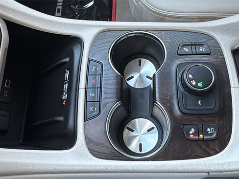 Used 2021 GMC Acadia Denali w/ Denali Technology Package image 16