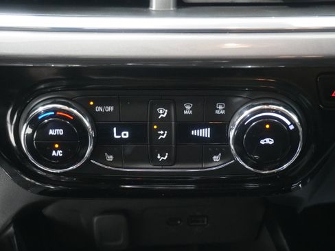 Used 2025 Chevrolet Trax ACTIV FWD image 19