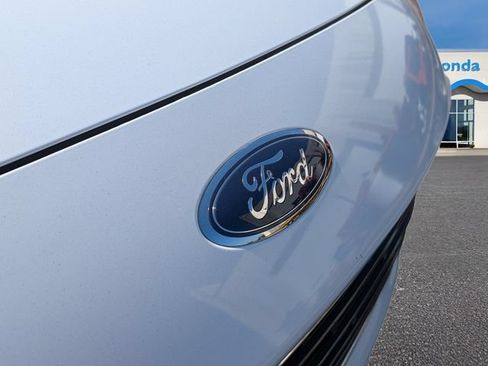 Used 2021 Ford Escape SE w/ SE Sport Appearance Package FWD image 5