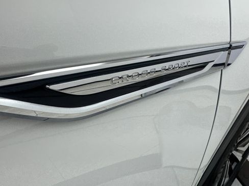 Used 2024 Volkswagen Atlas Cross Sport SE image 25