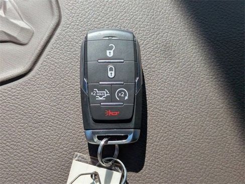 New 2026 Chrysler Pacifica Select image 56