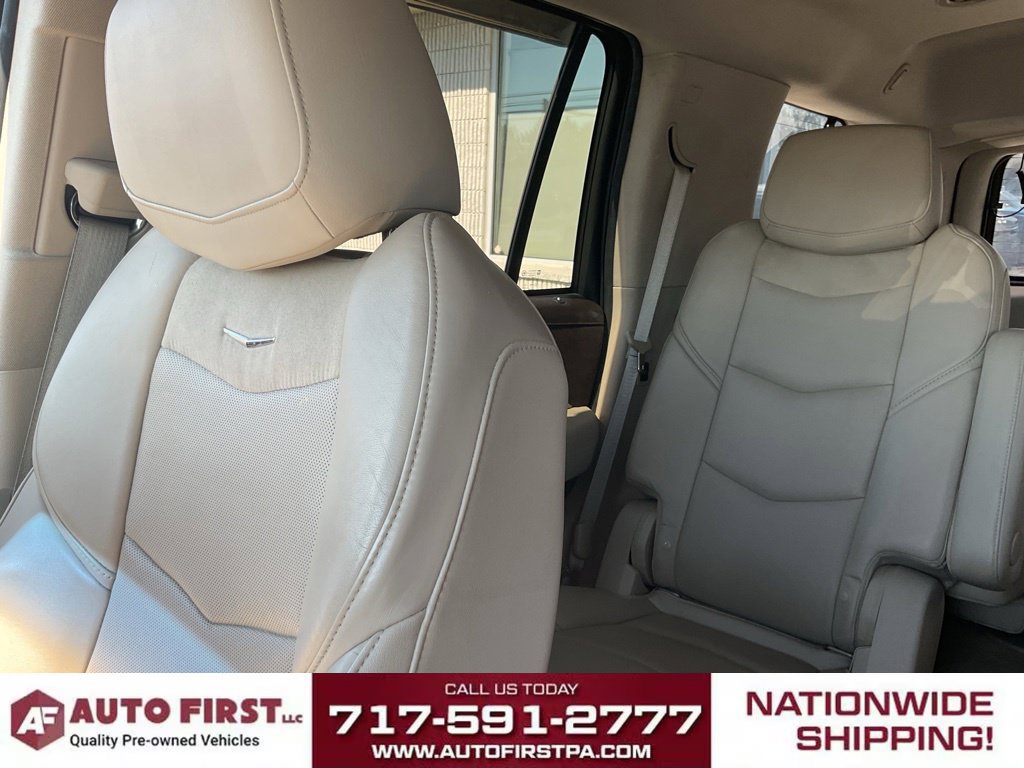 Used 2015 Cadillac Escalade Luxury AWD/4WD image 30