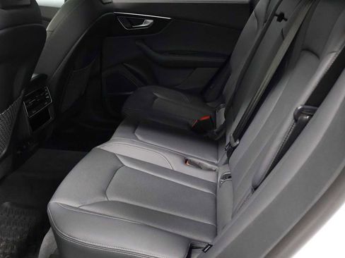 Used 2025 Audi Q8 Premium Plus w/ Premium Plus Package image 34