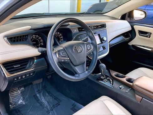 Used 2018 Toyota Avalon Limited image 17