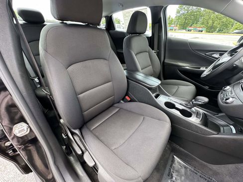 Used 2025 Chevrolet Malibu LT FWD image 22