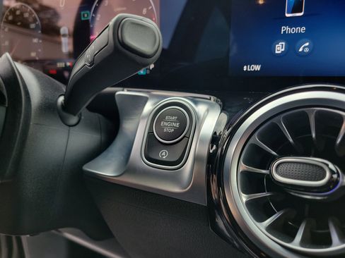 Certified 2025 Mercedes-Benz GLB 250 image 32