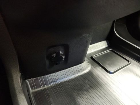 Certified 2022 Toyota Sienna XLE image 73