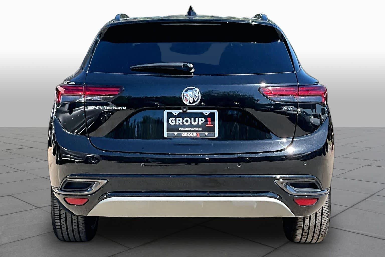 Used 2021 Buick Envision Essence w/ Technology Package I FWD image 4