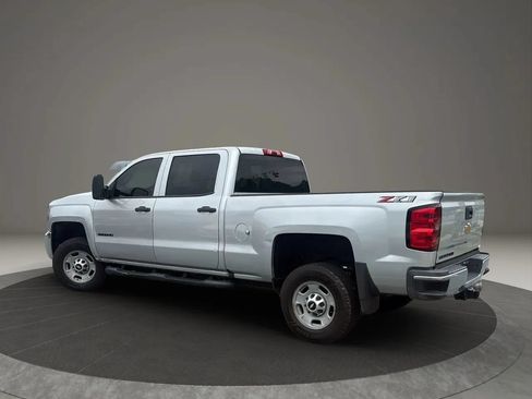 Used 2019 Chevrolet Silverado 2500 W/T RWD image 4