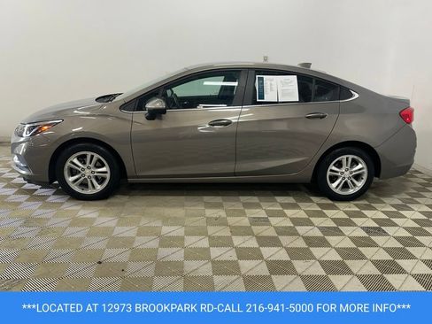 Used 2018 Chevrolet Cruze LT w/ Convenience Package FWD image 6