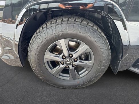 Certified 2025 Lexus LX 700h Overtrail AWD/4WD image 44