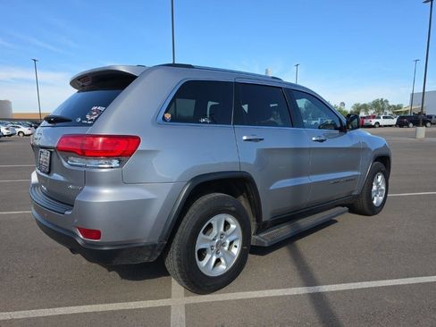 Used 2017 Jeep Grand Cherokee Laredo w/ Quick Order Package 2BE RWD image 3
