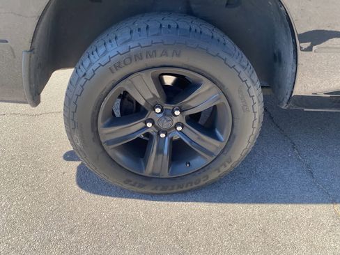 Used 2017 RAM 1500 Sport w/ Black Ram 1500 Sport Group AWD/4WD image 5