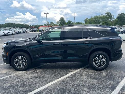 Used 2026 Chevrolet Traverse LT FWD image 23