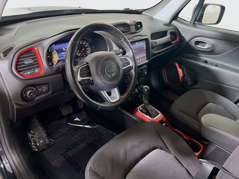 Used 2018 Jeep Renegade Trailhawk w/ UConnect 8.4 Nav Group AWD/4WD image 10
