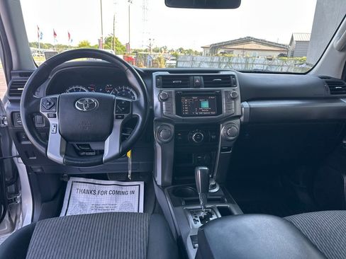 Used 2019 Toyota 4Runner SR5 AWD/4WD image 10