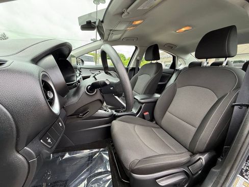 Used 2023 Kia Forte LXS FWD image 18