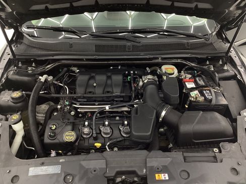 Used 2017 Ford Taurus SE image 43