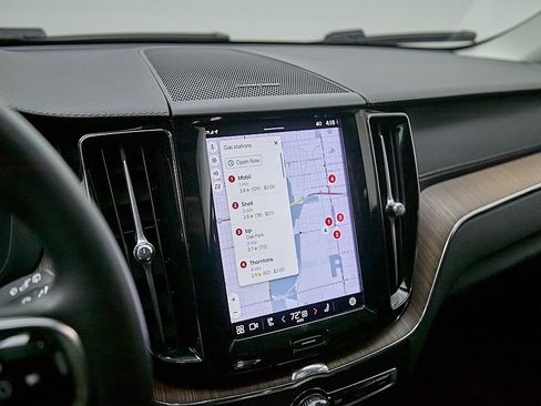 Certified 2023 Volvo XC60 B5 Ultimate image 16