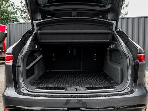 New 2026 Jaguar F-PACE R-Dynamic S image 9