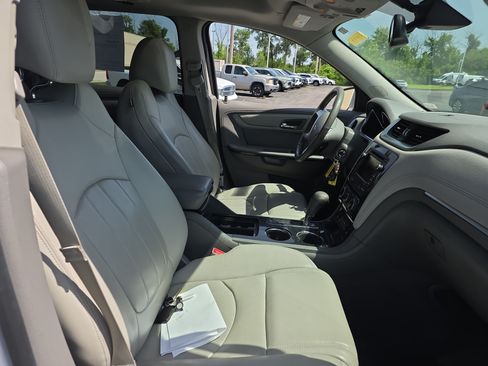 Used 2016 Chevrolet Traverse LTZ FWD image 10