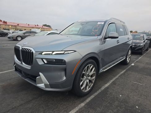 Used 2025 BMW X7 xDrive40i AWD/4WD image 1