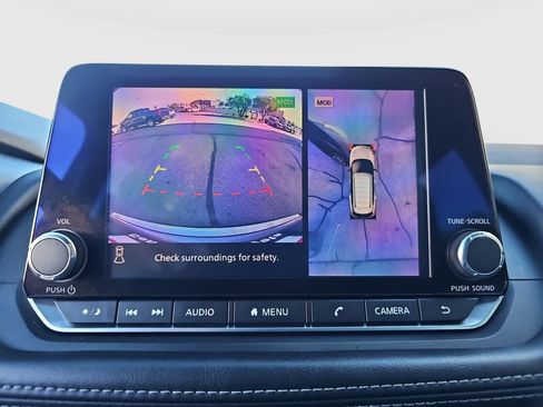 Used 2021 Nissan Rogue SV image 13