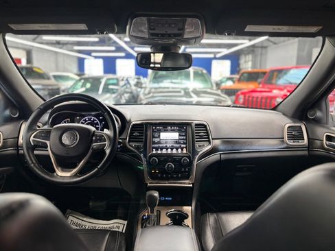 Used 2017 Jeep Grand Cherokee Limited AWD/4WD image 19