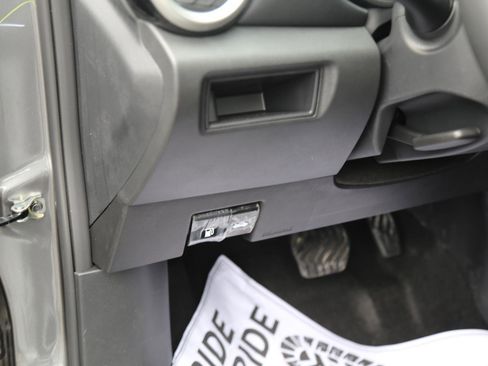 New 2025 Nissan Versa SR w/ Trunk Package image 16