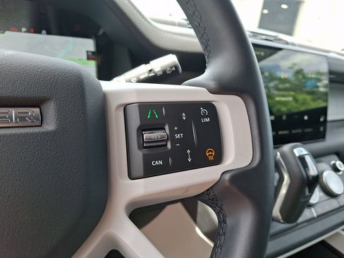 Used 2025 Land Rover Defender 110 S AWD/4WD image 22