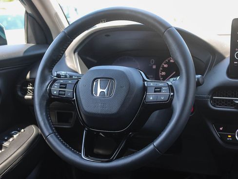 Used 2025 Honda HR-V EX-L image 16