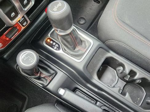 Used 2021 Jeep Wrangler Rubicon AWD/4WD image 18